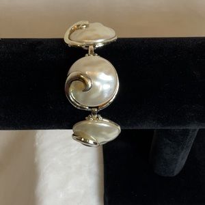 Vintage gold tone and faux pearl bracelet.